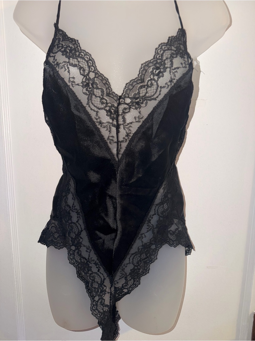 Vintage Ms Leslee Lace & Satin Black Teddy Chemise – Women’s Intimates